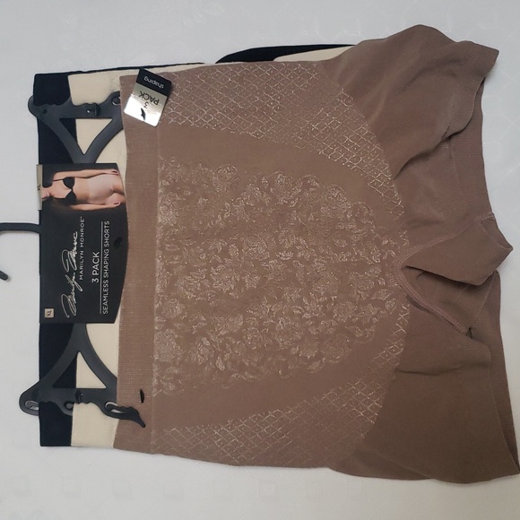 Marilyn Monroe 3 pair Seamless Shaping Shorts Size XL - Picture 5 of 8